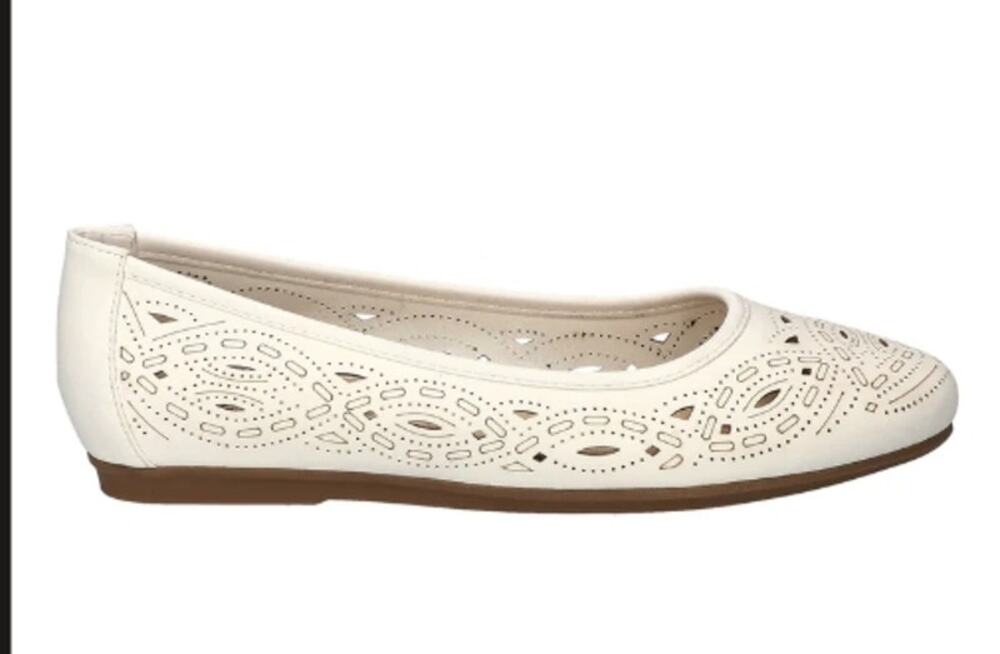 Easy Street Jackie White Beautiful Flat Women's- Size 10